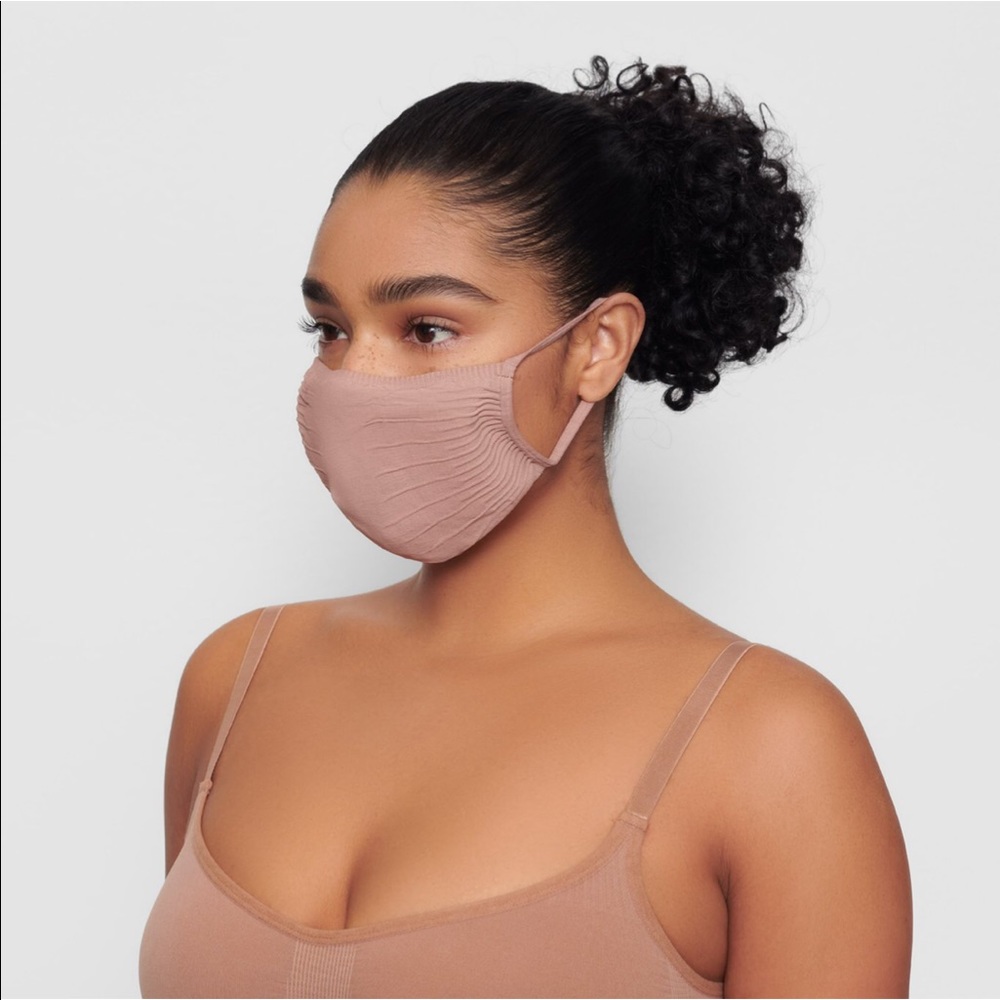 SKIMS FACE MASK COLOR: SIENNA